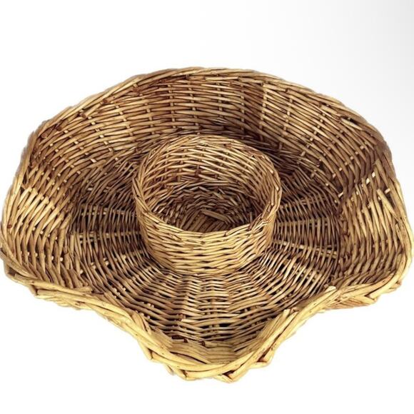 Vintage Chip Dip Serving Basket Round Wicker Scalloped Edge Serving Tray 16” - Picture 2 of 4